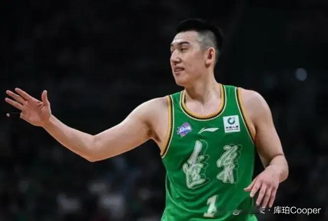 辽篮G1赢球，“批评功臣”付豪，好好练练罚篮，把自己的30+弄没了，多可惜！莫兰