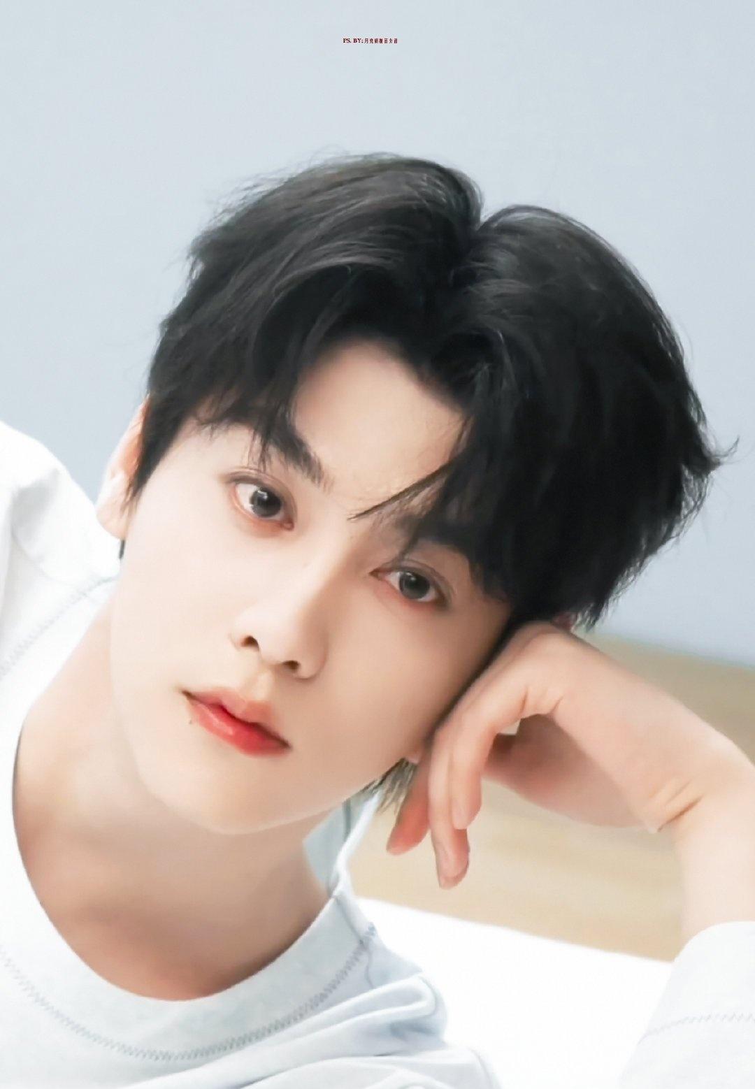 愿你做自己的太阳，脚踏星河发光发亮𝓜𝓪𝔂 𝔂𝓸𝓾 𝓫𝓮 𝓶𝔂