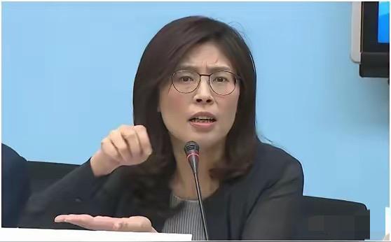 5月9日，郑丽文终于正面回应统一，她说：统一不是不可能，但不是一蹴而就。

这话