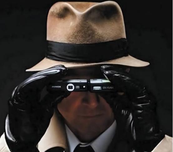 无论是中国的导弹，还是中国的航母，日本都不怕。日本怕的只有两点，一是中国的继续加