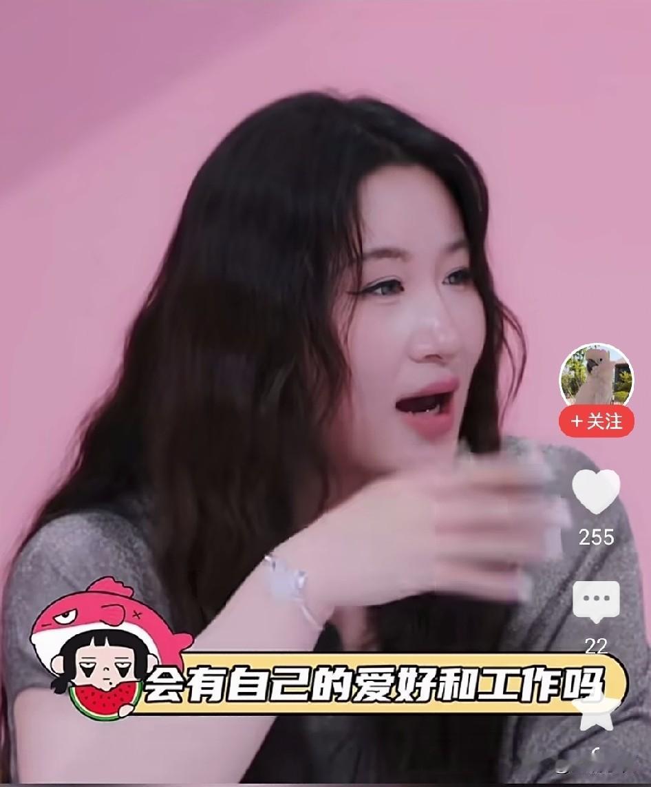 还得是唐香玉啊，暗戳戳地帮张家齐，不知这样点张家齐妈妈，她能不能听懂。
张家齐和