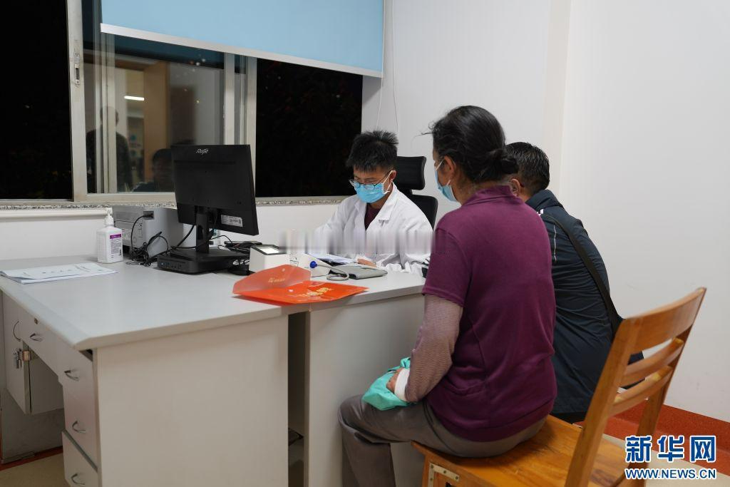多地试点夜间门诊延时到22点上班族、学生党白天没空看病的难题，有新的解决办法。多