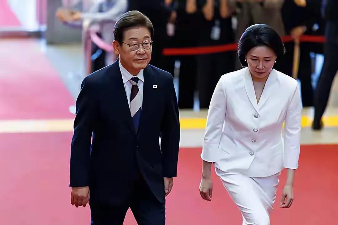 娶妻娶贤！韩国这两届总统，很好的诠释了第一夫人的重要性
韩国掌门人李在明当选后，