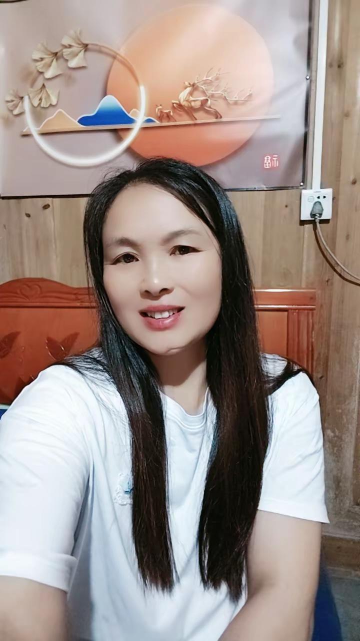 每天冒个泡刷个存在感 长得不好看但好在是限量版