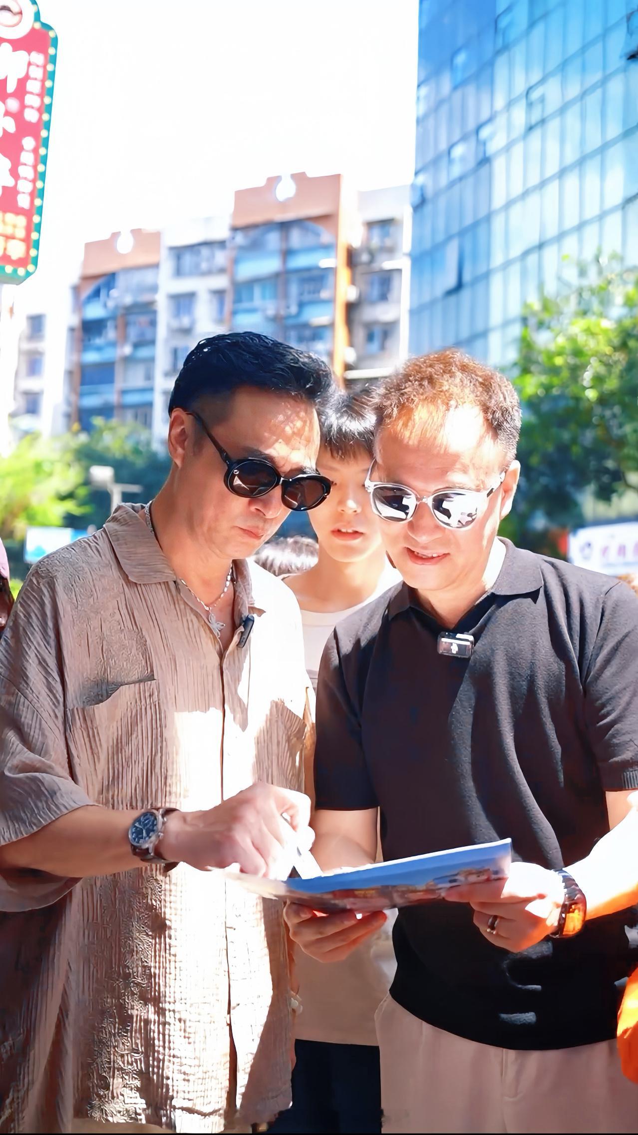 吴镇宇  全世界都在偶遇吴镇宇，图片来源于各位有趣的柳州人民偶遇，已经被吴镇宇种