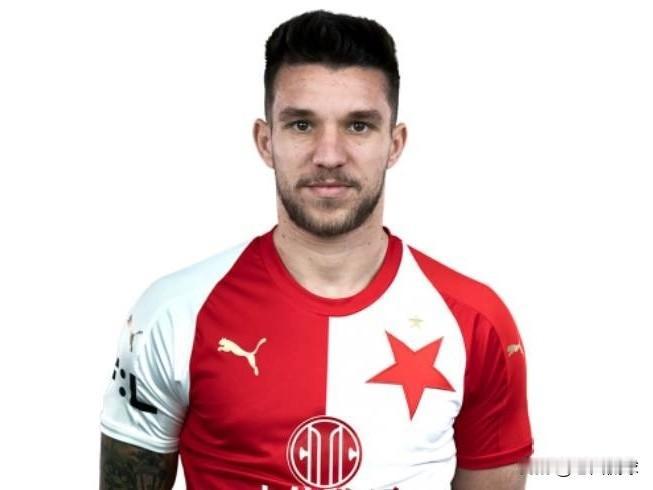 中超绯闻外援---伯卢策…据报道，中超青岛海牛队对32岁罗马尼亚前国脚伯卢策表现