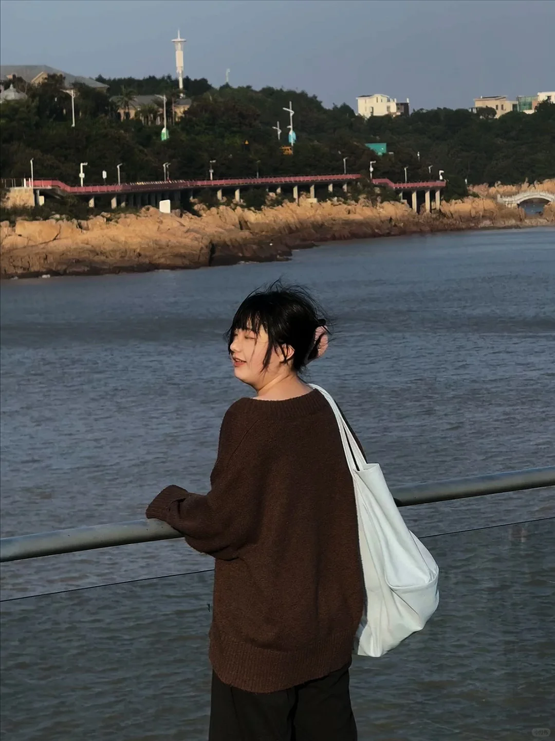 宁波象山这家咖啡店真的在礁石上……