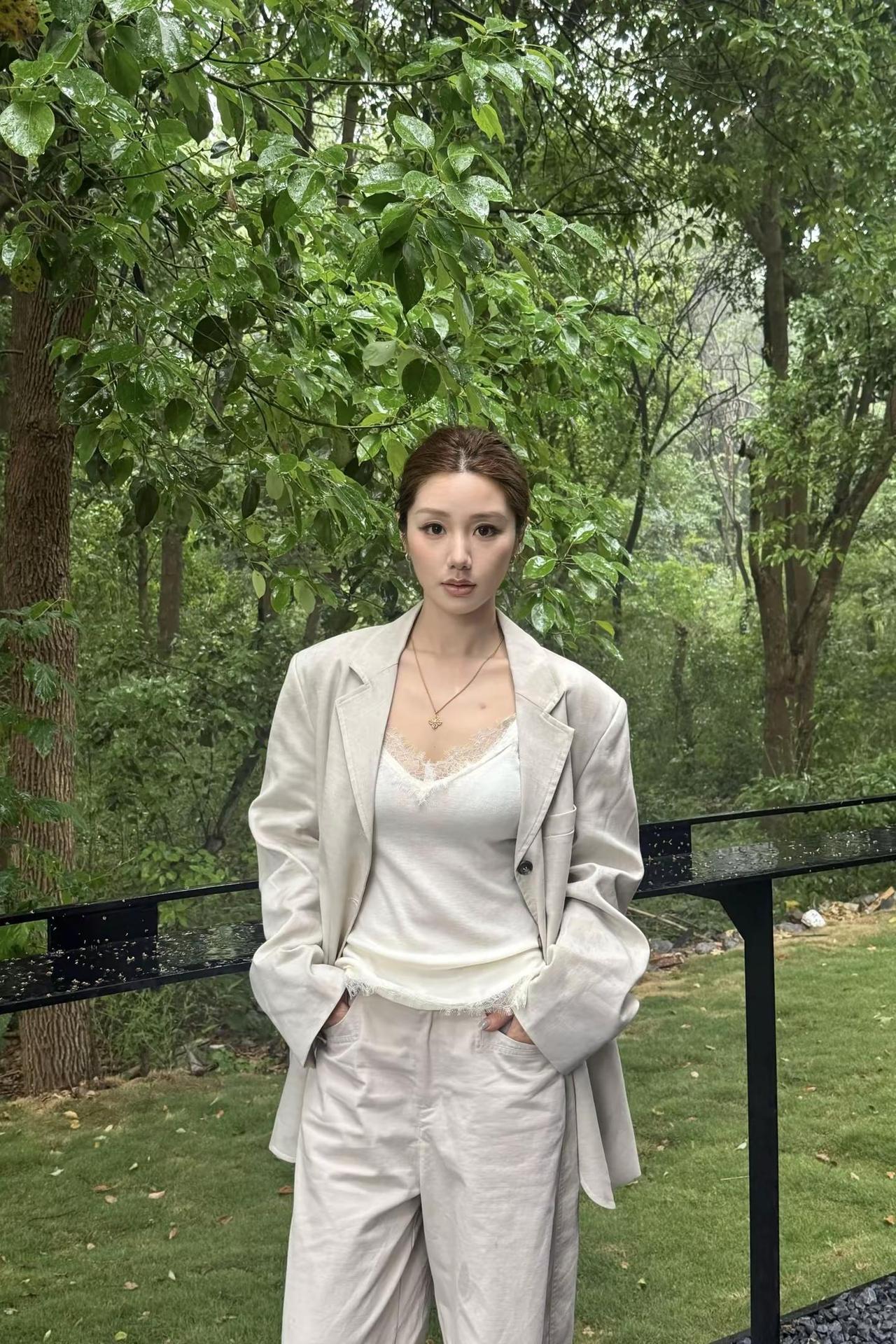 下雨了 极简穿搭 西装控