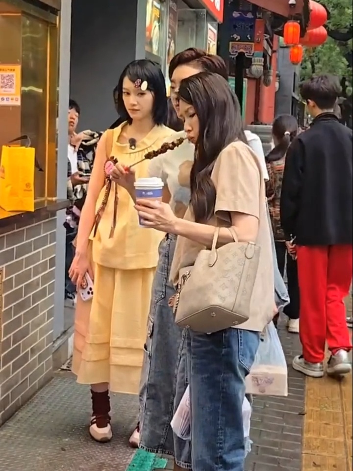小火山：受不了这对奔波霸儿和霸波奔儿惹🙄。。 