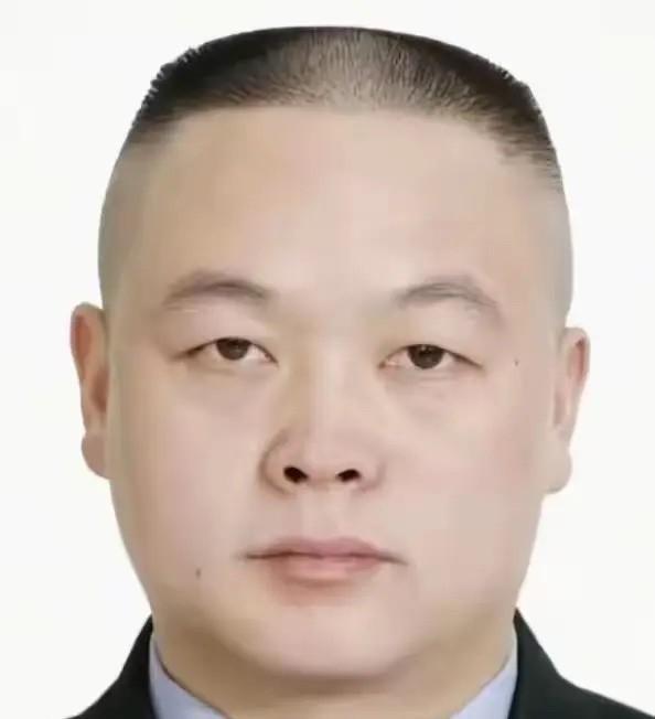 谁能想到，一位从警25年、办过上千起硬核案件的派出所所长，连半句遗言都没来得及交