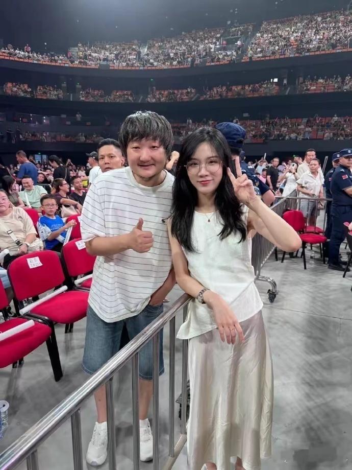 董洁咋看上他的啊 ​？因为鼻子大？ ​​​