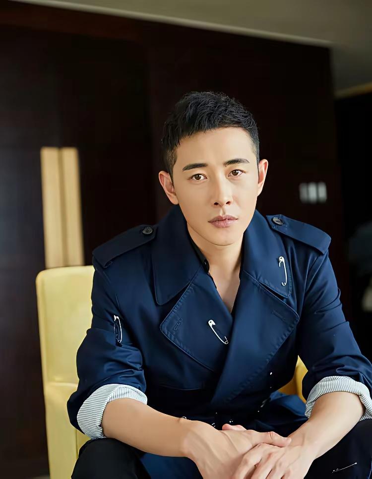 罗晋父亲离世的消息出来，评论区好多人说“太遗憾了”。这遗憾里，藏着太多普通人都懂