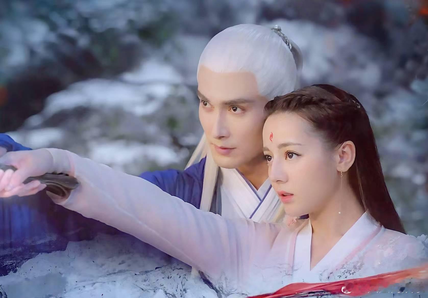 【#嘉行发文否认卖号#】#嘉行称三生三世枕上书被盗号#10月30日，嘉行传媒发文