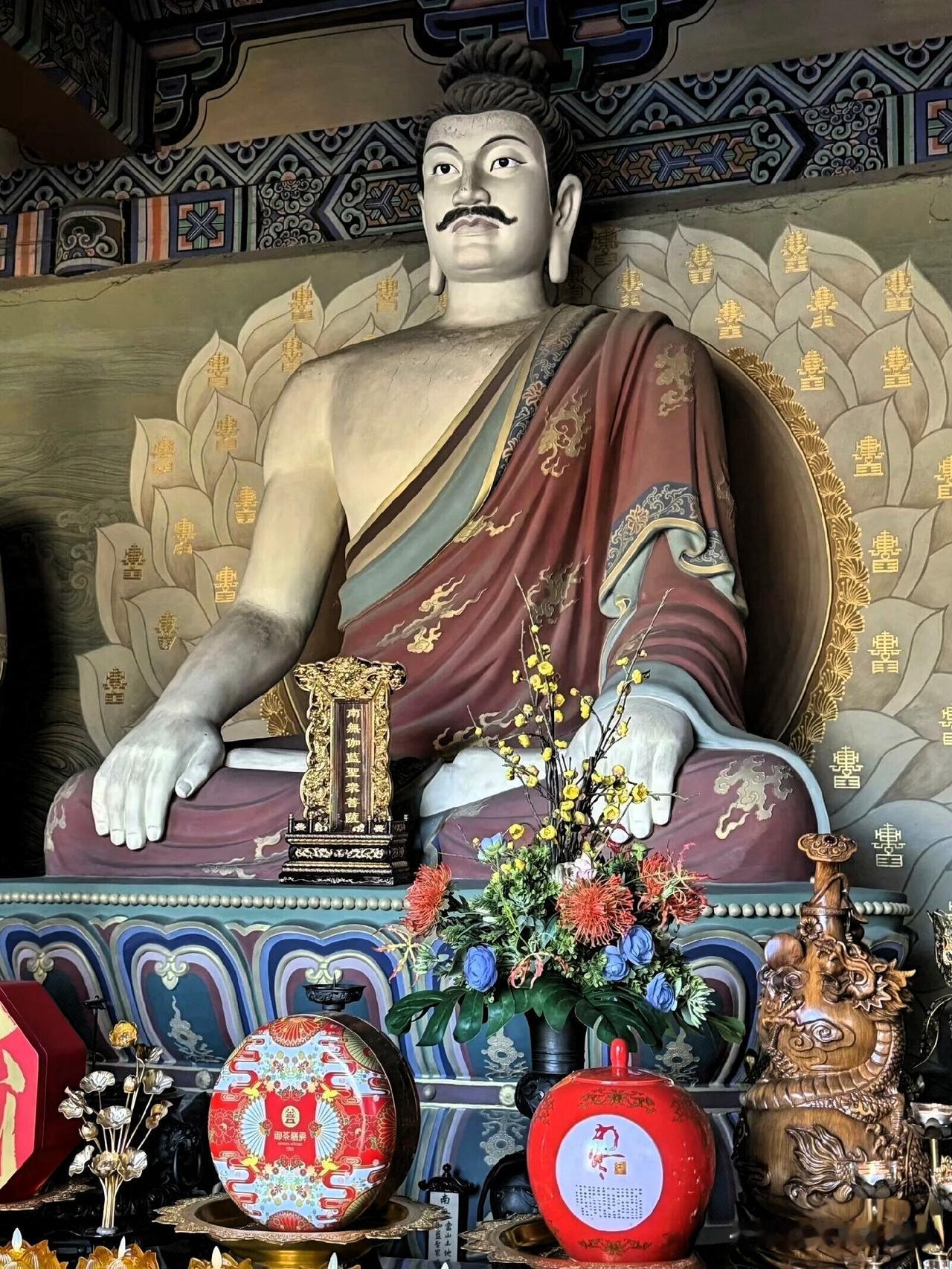大同法华寺藏着国内少见伽蓝殿，90%游客都逛错了
 
来大同逛古寺，所有人直奔大