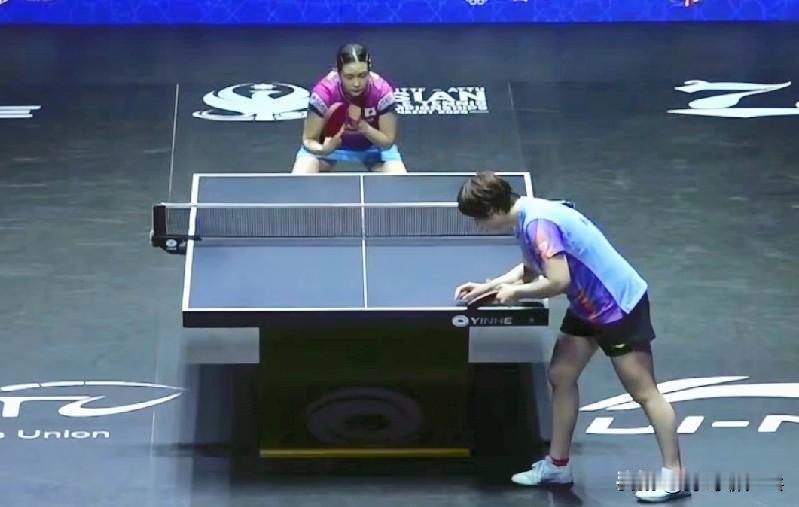 蒯曼赢了，3:1 战胜了削球手桥本帆乃香！

第四局，蒯曼开局打的比较稳健，搓拉