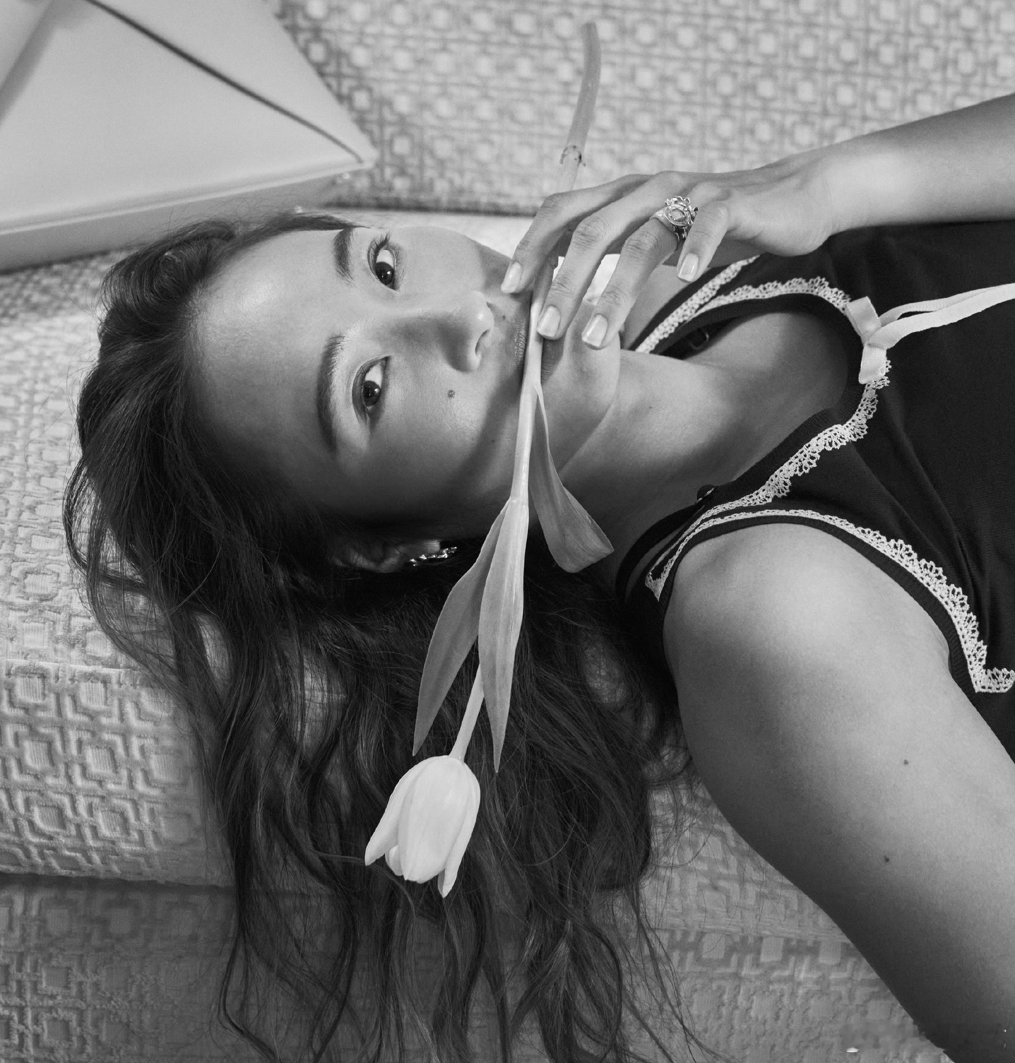 郑钦文｜Dior你文一组随拍 ，慵懒又迷人的 Dior 女郎 ，美丽   ～  