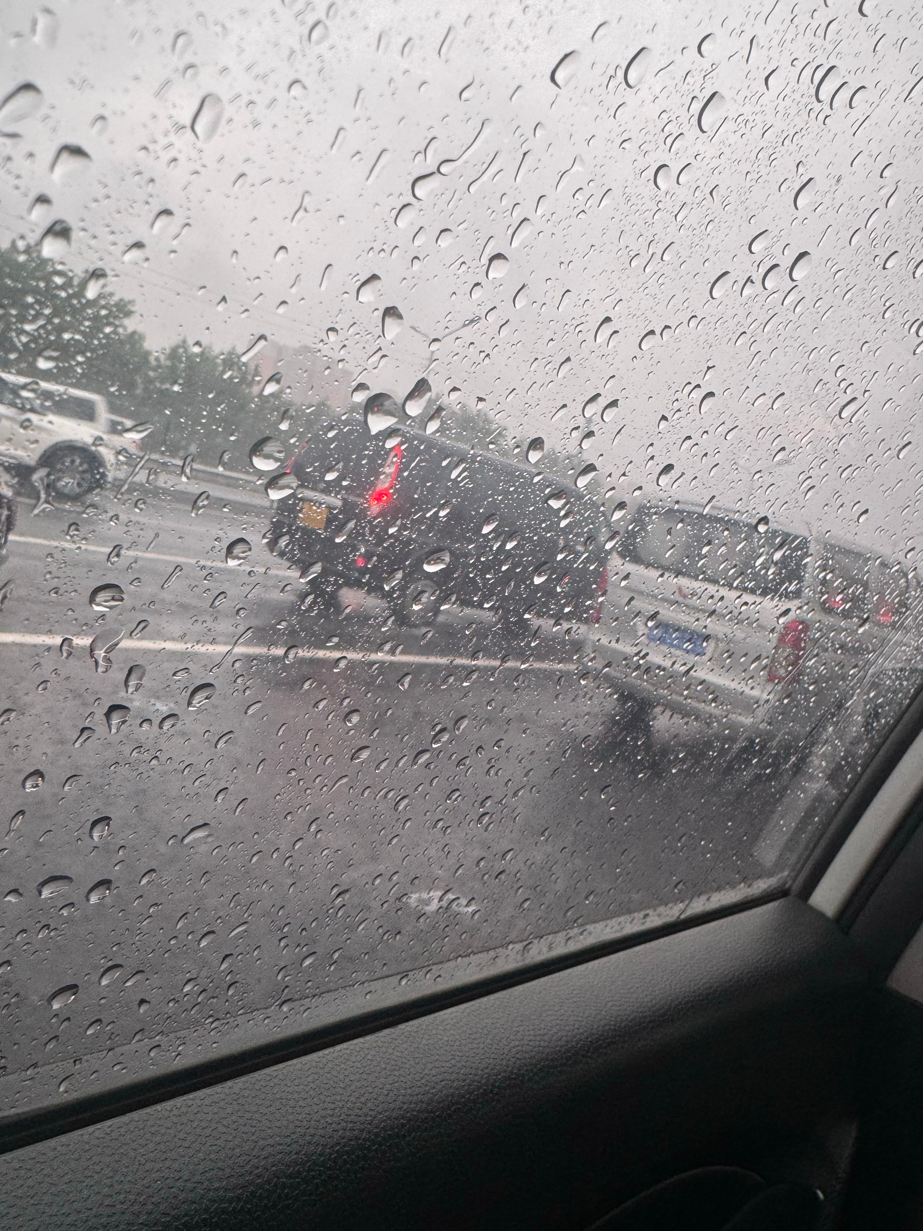 北京暴雨不太妙的早高峰怎么这么大雨 