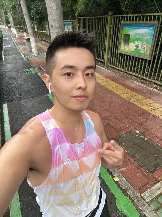 凉快到想让汗水追不上雨