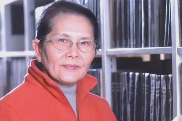 我国顶尖半导体教授李爱珍，申请中科院院士被淘汰，不料2007年，她竟然摇身一变成