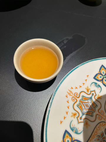 大美女的贵气<br />贵人是静而稳，贫人是躁而贱。真正的贵气不是穿金...