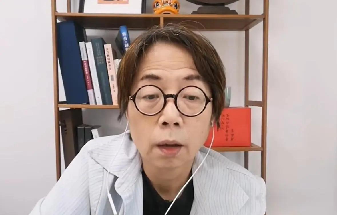 黄智贤批评蒋万安，说蒋万安抢了郑丽文的风头，认为郑丽文“恨死蒋万安”，她还认为蒋