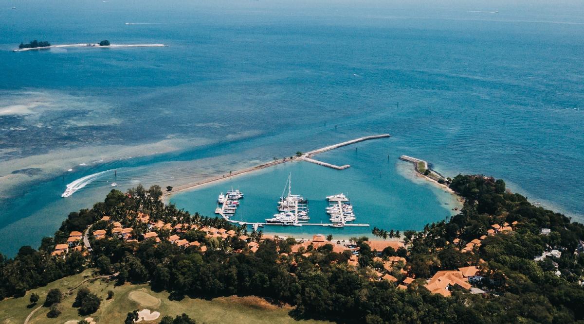 最近，菲律宾国内因为中国学者讨论巴丹群岛主权的事，越来越坐不住了。日前，菲驻美使