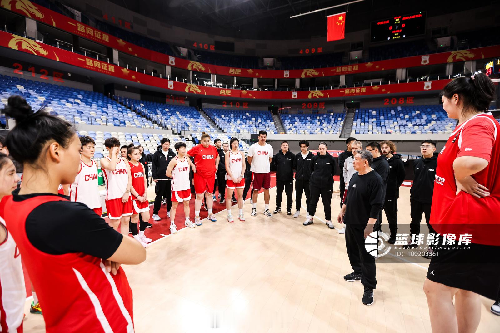 中国女篮 中国女篮为了备战2026年女篮世界杯资格赛，本次集训时间为1月4-3月