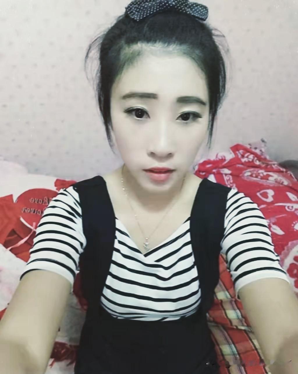 孤儿找个能带我走结婚的人
二十九啦，离婚，没有孩子，想找真心的，对我好就行，不在