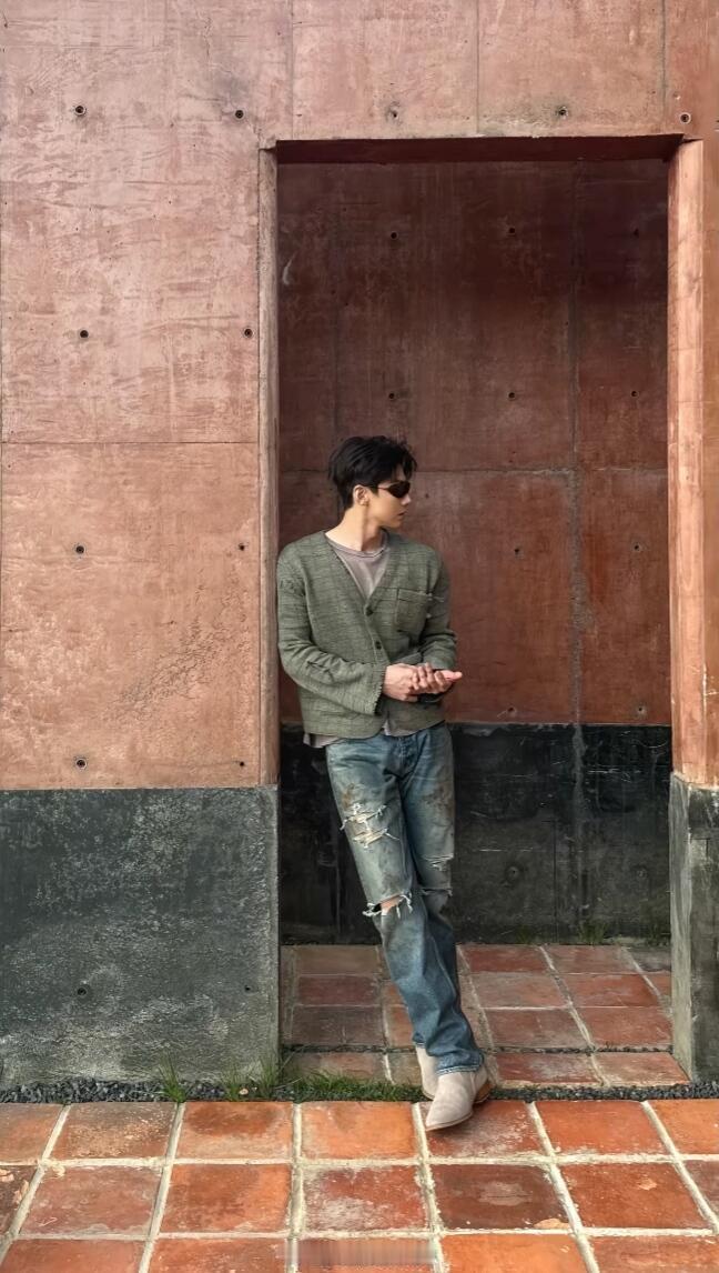 我想要的游客照就是白敬亭这样的白敬亭怎么随便就出片了 ​​​终于懂为什么大家都爱