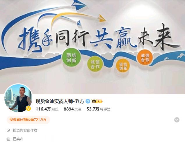 人生之路，不是阳光明媚的康庄大道，你们只要越过障碍，就会发现另一片美丽的蓝天。投