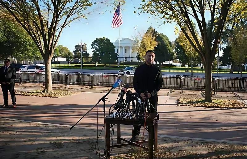 路边一条回到了属于它原本的位置