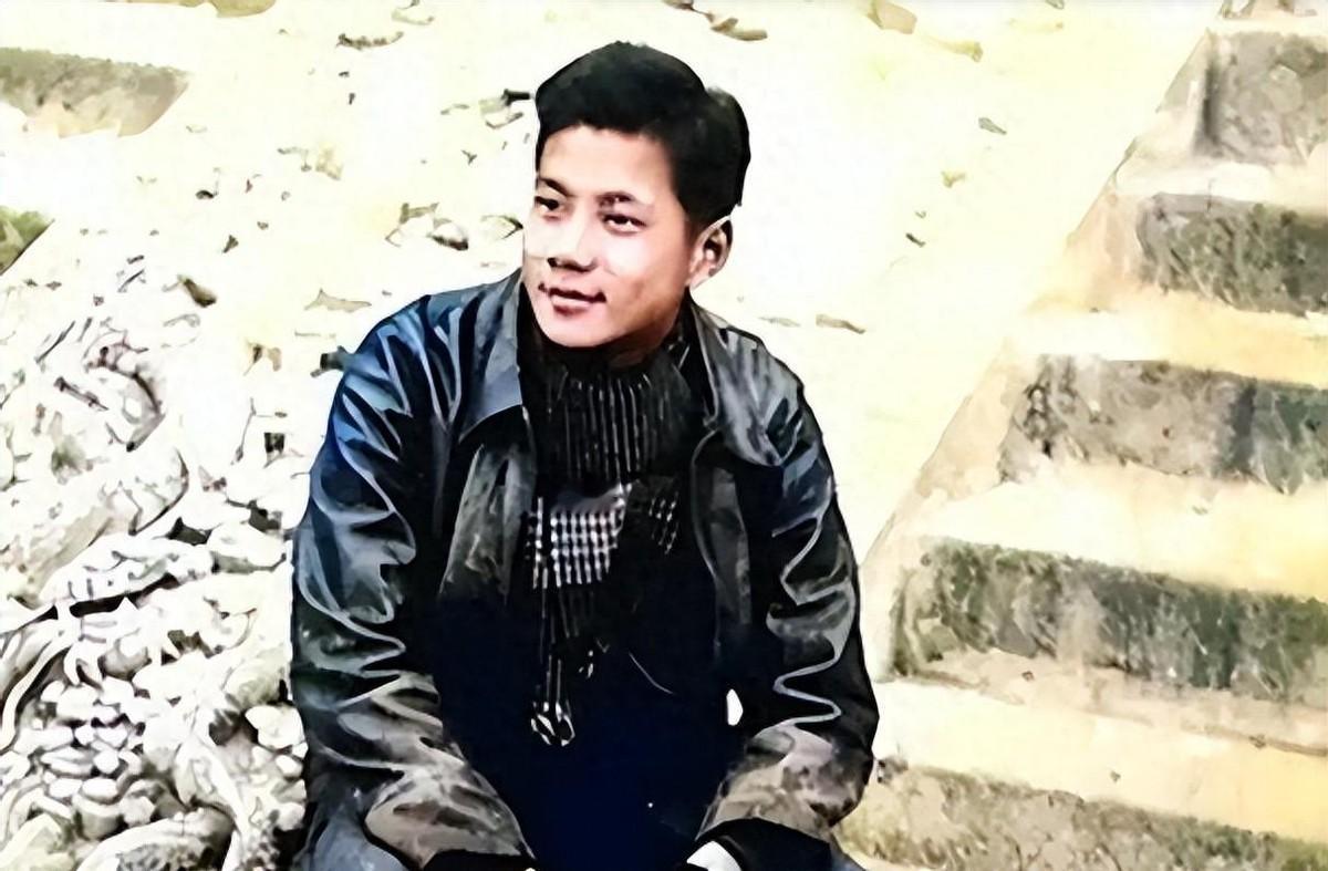 章含之与洪君彦新婚合照曝光，昔日琴瑟和鸣如今婚变反目，令人唏嘘造化弄人！
195