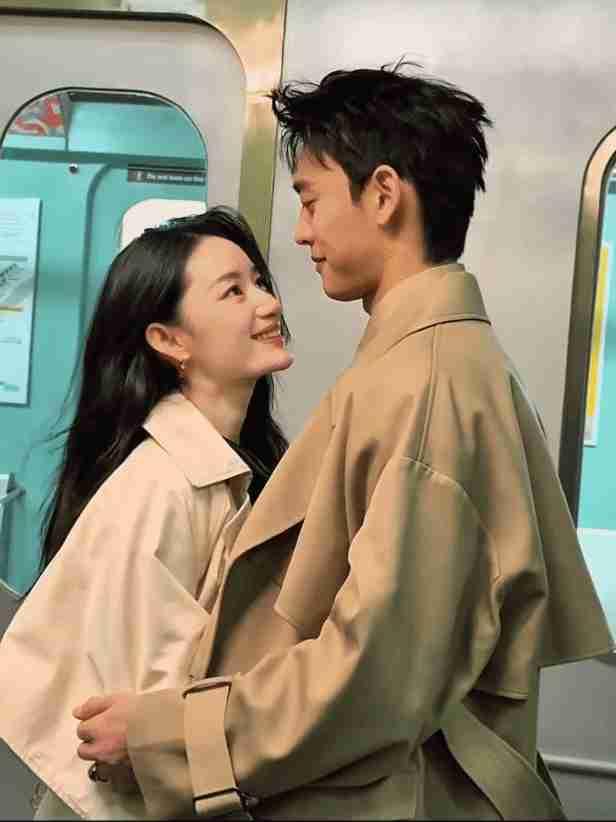 我的今日状态：😁轻松愉快
我这里的天气：☀️晴天

谁懂啊！三十多岁的男演员，