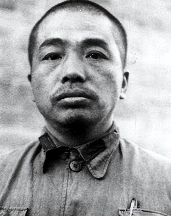 1935年，红军过草地，彭德怀含泪将重伤的外甥留在藏民家，留下250块大洋作为答