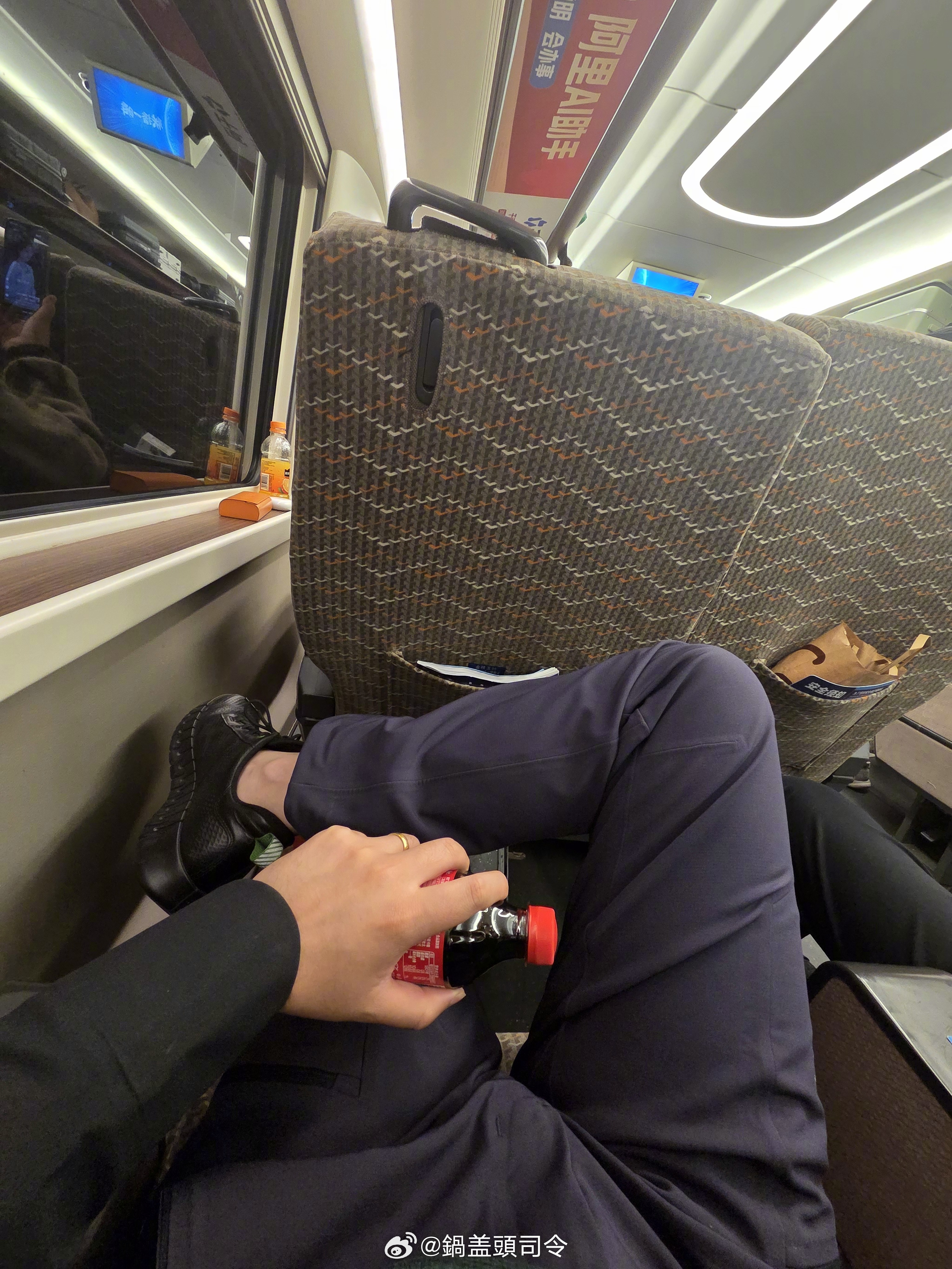 今天谈了两件大事，准备返青回家！客户说他们以前的合作伙伴不太靠谱，圈里经常听到别