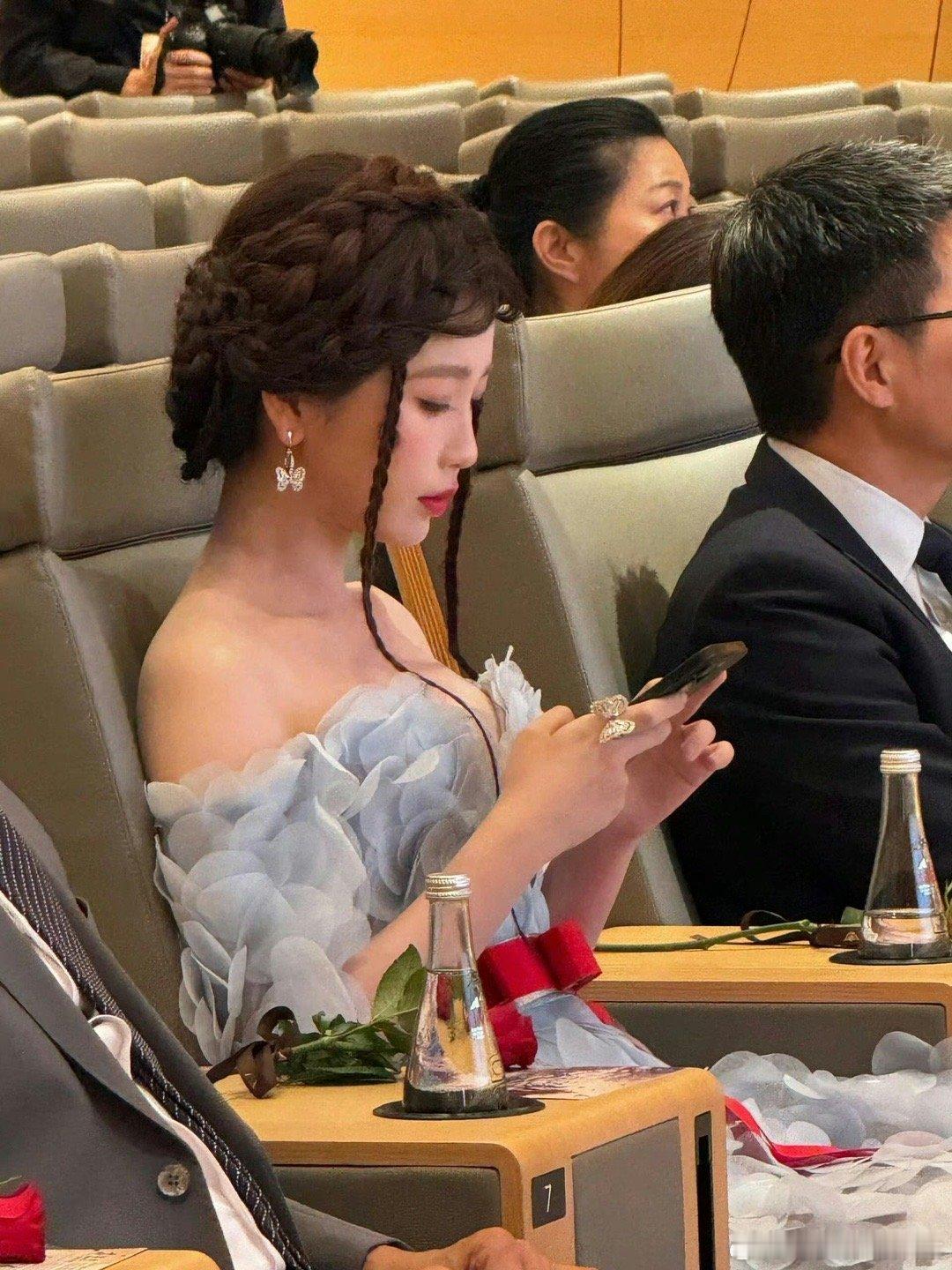 这张图我命名为“鱼会亲吻蝴蝶” ​​​