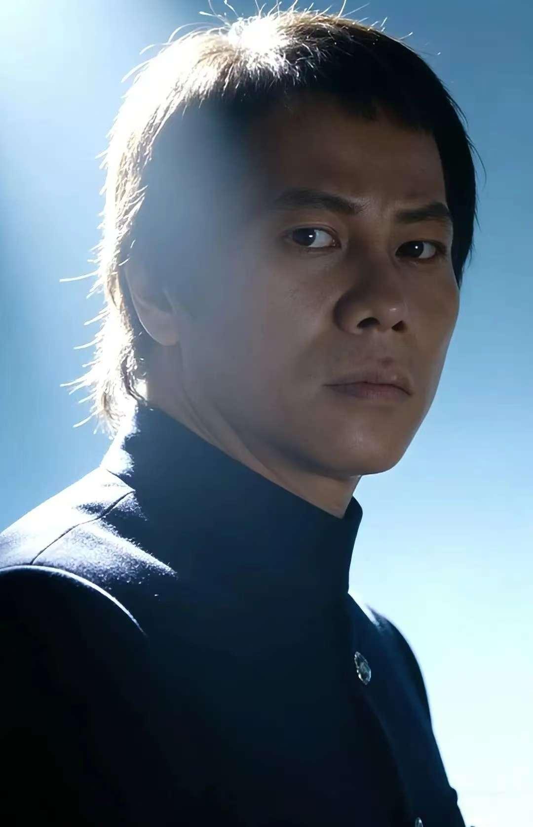 想当年看陈真的时候，家里还没有电视机，我们大人小孩一二十个傍晚一到点就跑两公里外