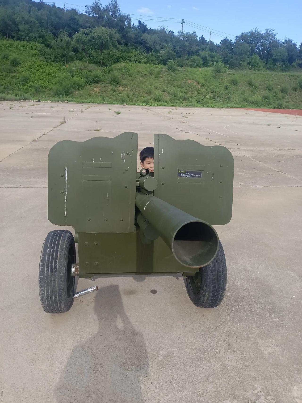 如果中日开战你觉得第一个站出来帮助中国的(无论是武器还是人员)是？

第一个俄罗