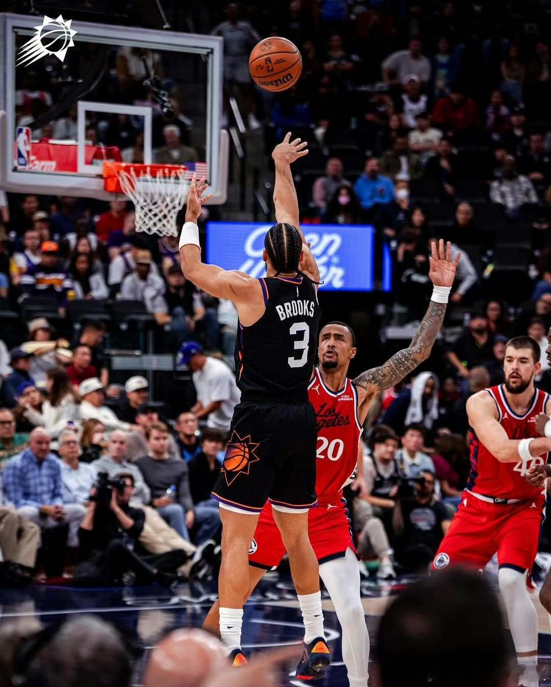 明日10场比赛预告🎬8:00 魔术vs马刺，湖人vs尼克斯9:00 快船vs太