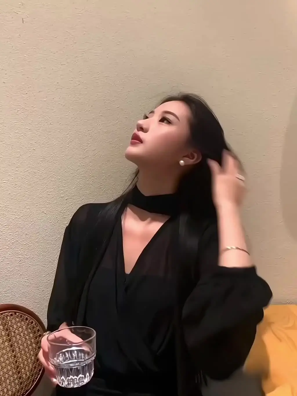 有人利用你的心软无限压榨你 有人明白你的无能为力 好好爱你.