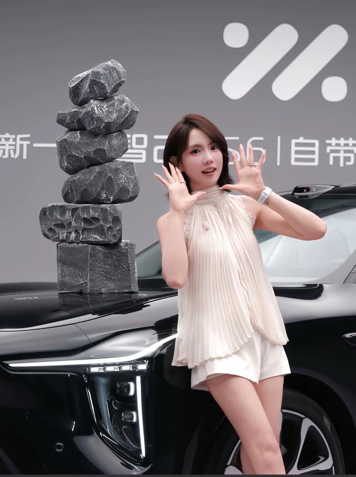 一台新一代智己LS6的续航能顶的上三台model Y的续航，超级增程绝不是盖的，