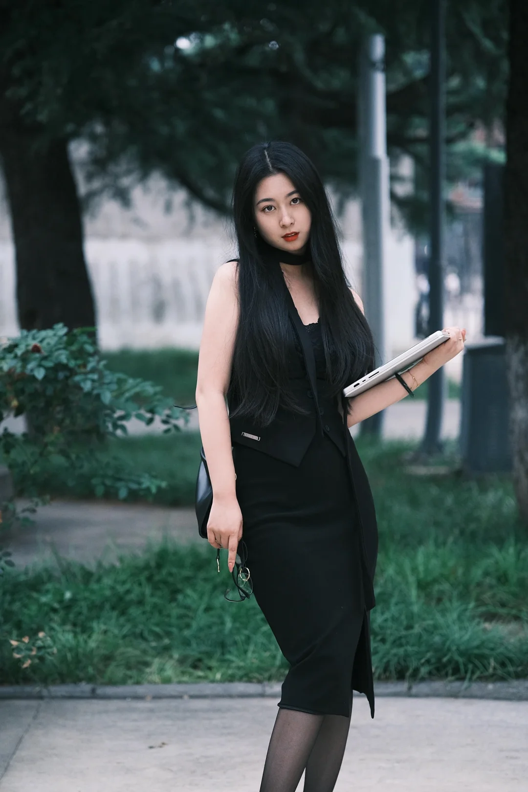 ootd｜30+的Y女士 喜欢我的小黑裙