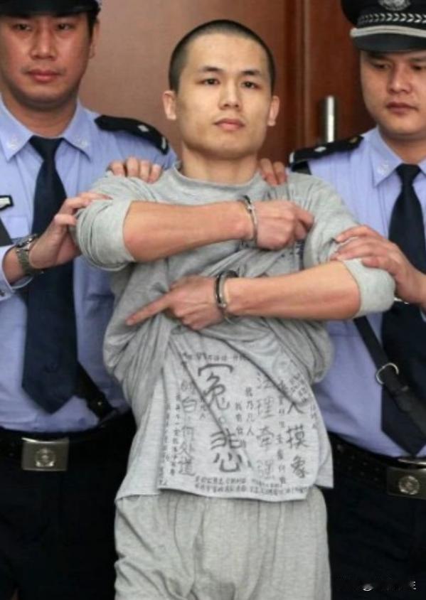 一念之差，从人民卫士沦为杀人犯！2013年，李才坤被判死刑时，面对媒体记者，他使