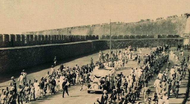 毛主席拜谒中山陵，突然意味深长地说：这些树都是国民党种的？

中山陵，这座安葬着