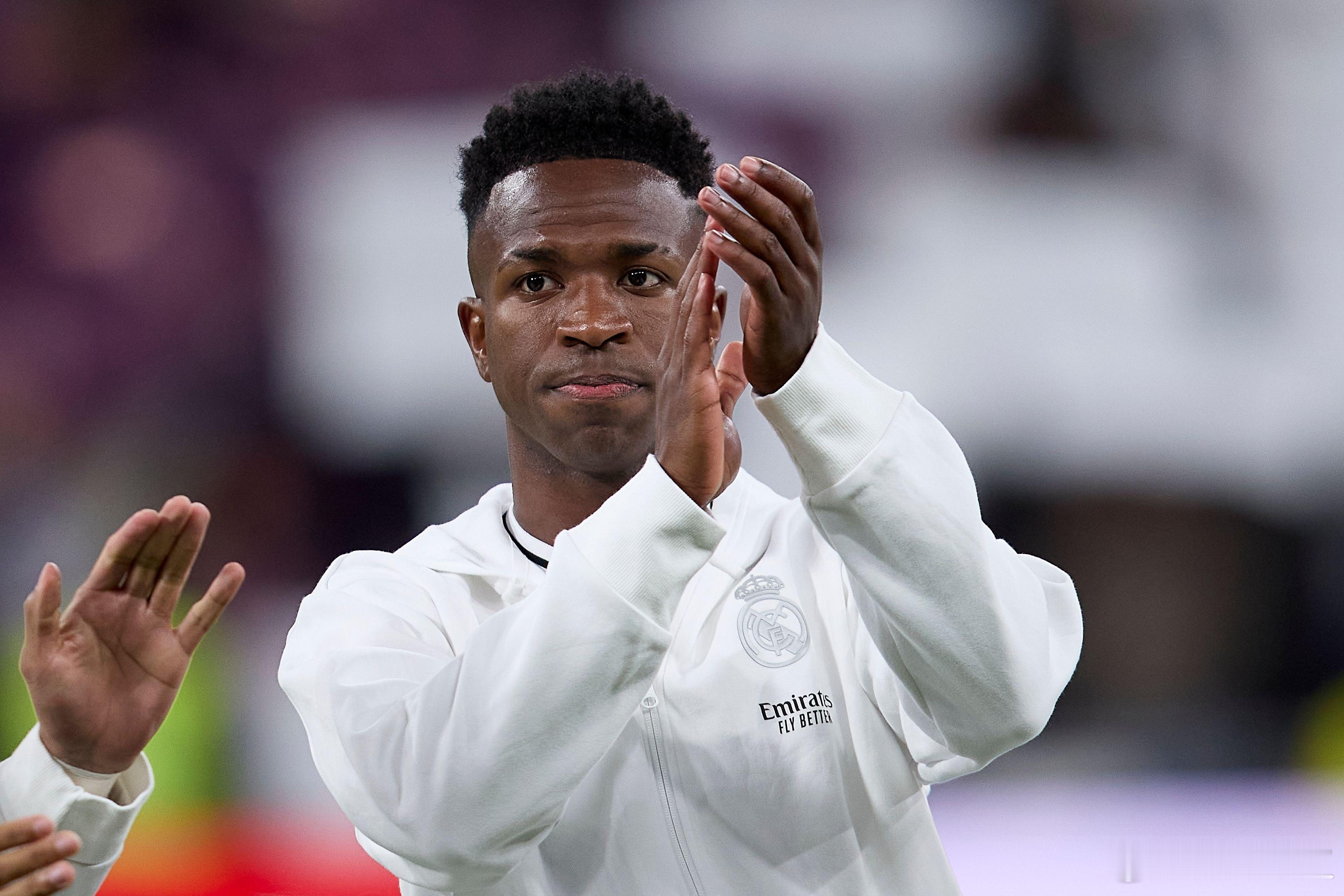 法甲  勒啊弗尔🆚昂热勒阿弗尔在本赛季的表现则更为稳定。他们在联赛中的表现逐渐