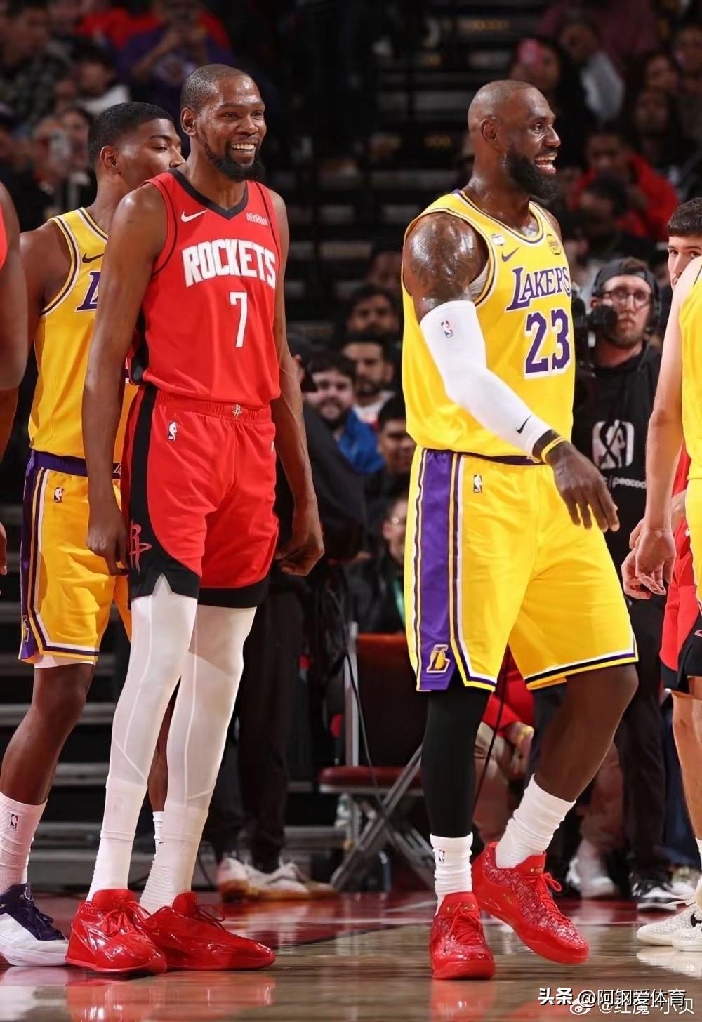 湖人的季后赛对手是谁呢？
​​一是掘金不太可能，掘金的未来赛程相比湖人轻松，掘金