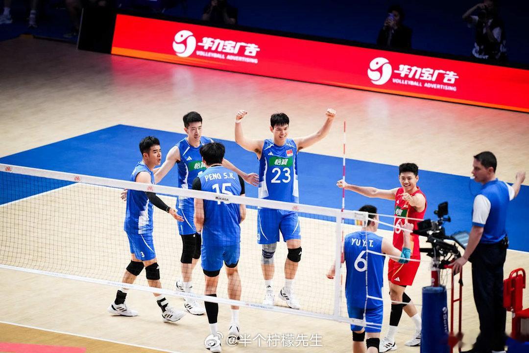 中国男排vs古巴男排 中国男排🇨🇳3-0拿下古巴男排🇨🇺取得首场胜利！三