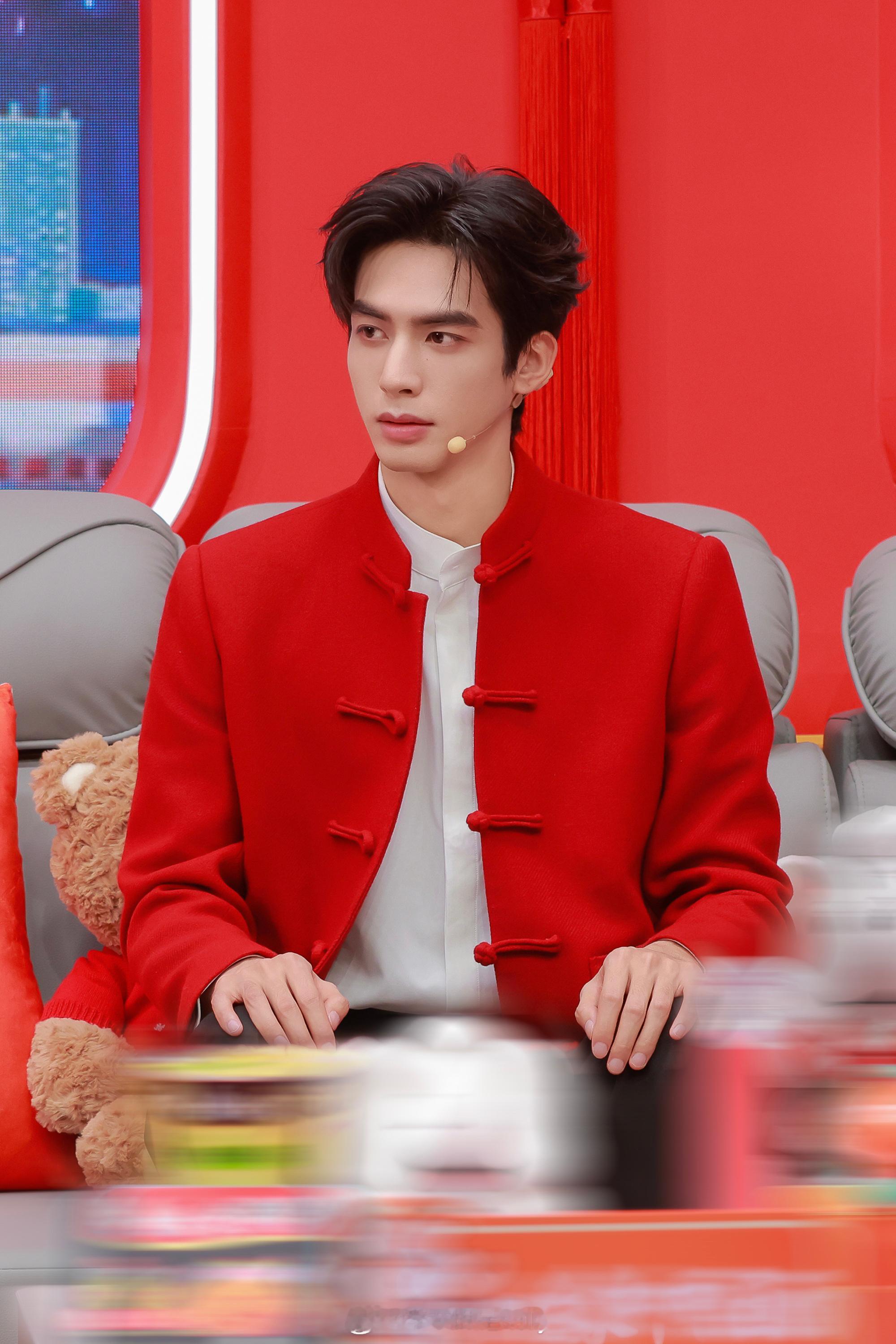 宋威龙下一站春晚造型，太帅了吧