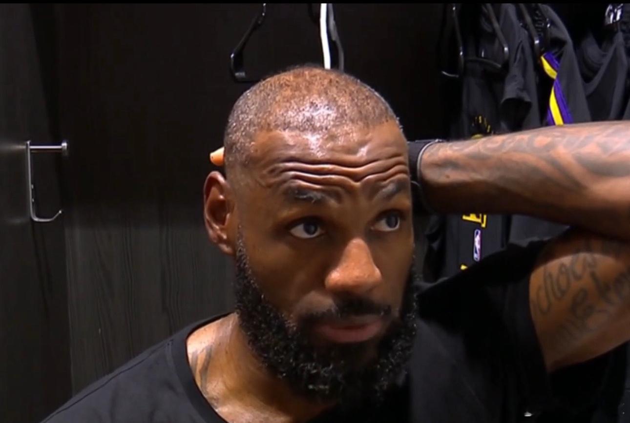 12月24日讯 NBA常规赛，洛杉矶湖人在客场以108-132的比分不敌菲尼克斯