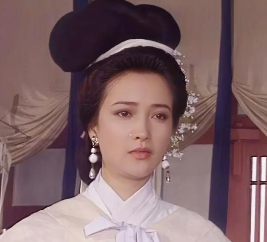 天啊，古典第一美人的她居然走了，享年60多岁。

《三国演义》里的小乔，《西游记